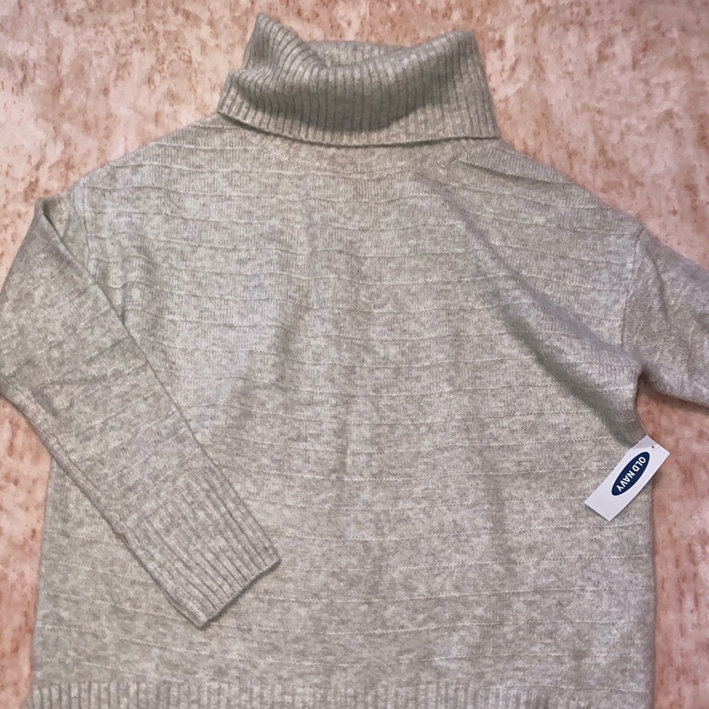 💗 3/$20 cream turtleneck neck